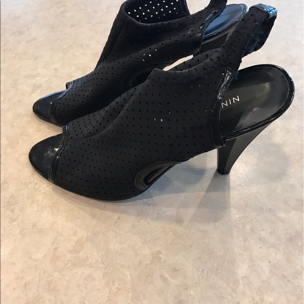 Shoes - Picture 2 of 4
