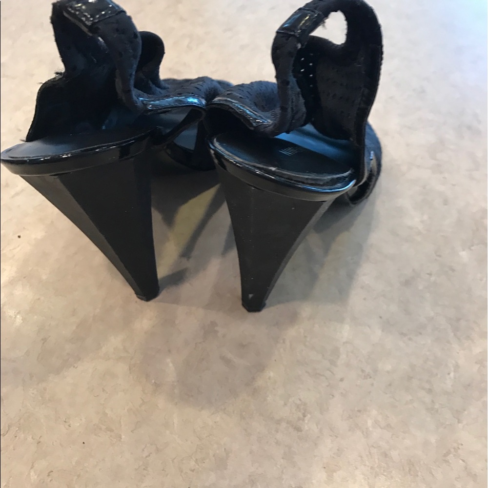 Shoes - Picture 3 of 4