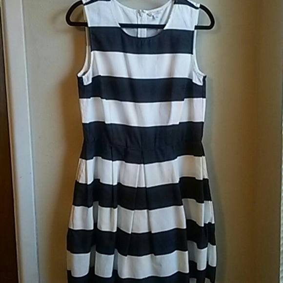 GAP Dresses & Skirts - Strip Dress (Big Day Sale)