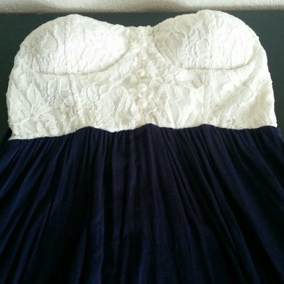 🦚White Lace & Navy Blue Dress - Picture 2 of 3