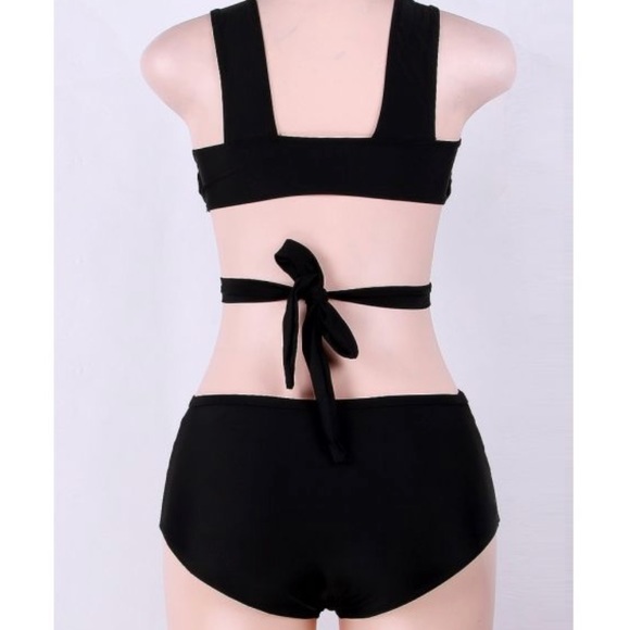 🇺🇸 LA Bombshell Split Swimsuit 🇺🇸 1 Day Sale - Picture 2 of 4