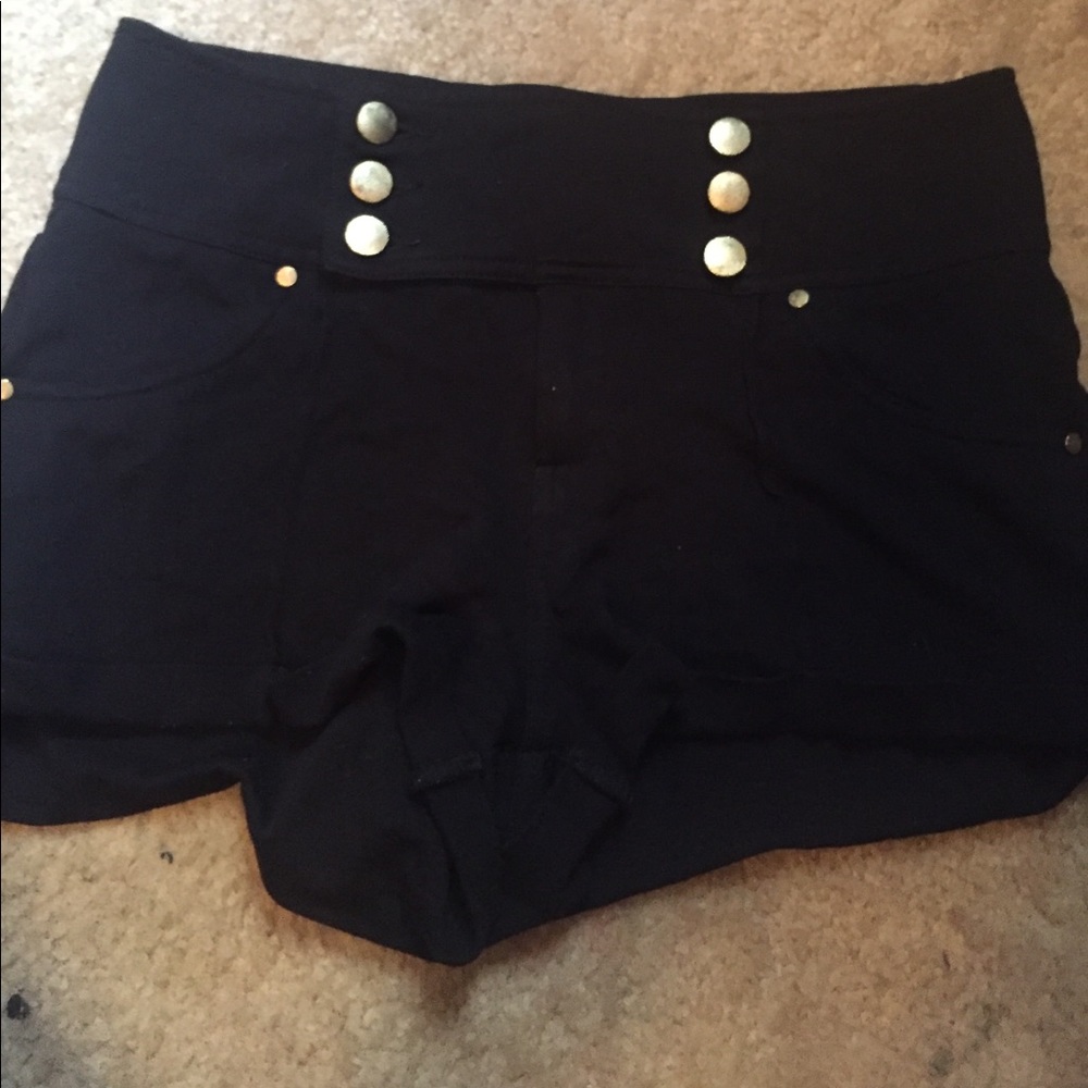 Black Shorts For The Summer 🤗