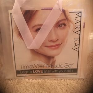 Mary Kay Timewise Miracle set