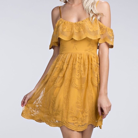 Last one! Honey Punch Yellow Lace Dress - Picture 3 of 7