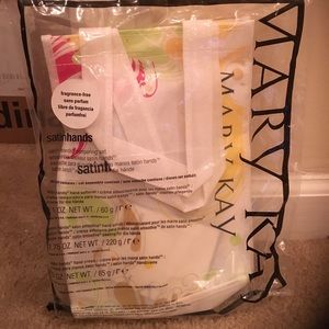 Mary Kay Satin Hands set