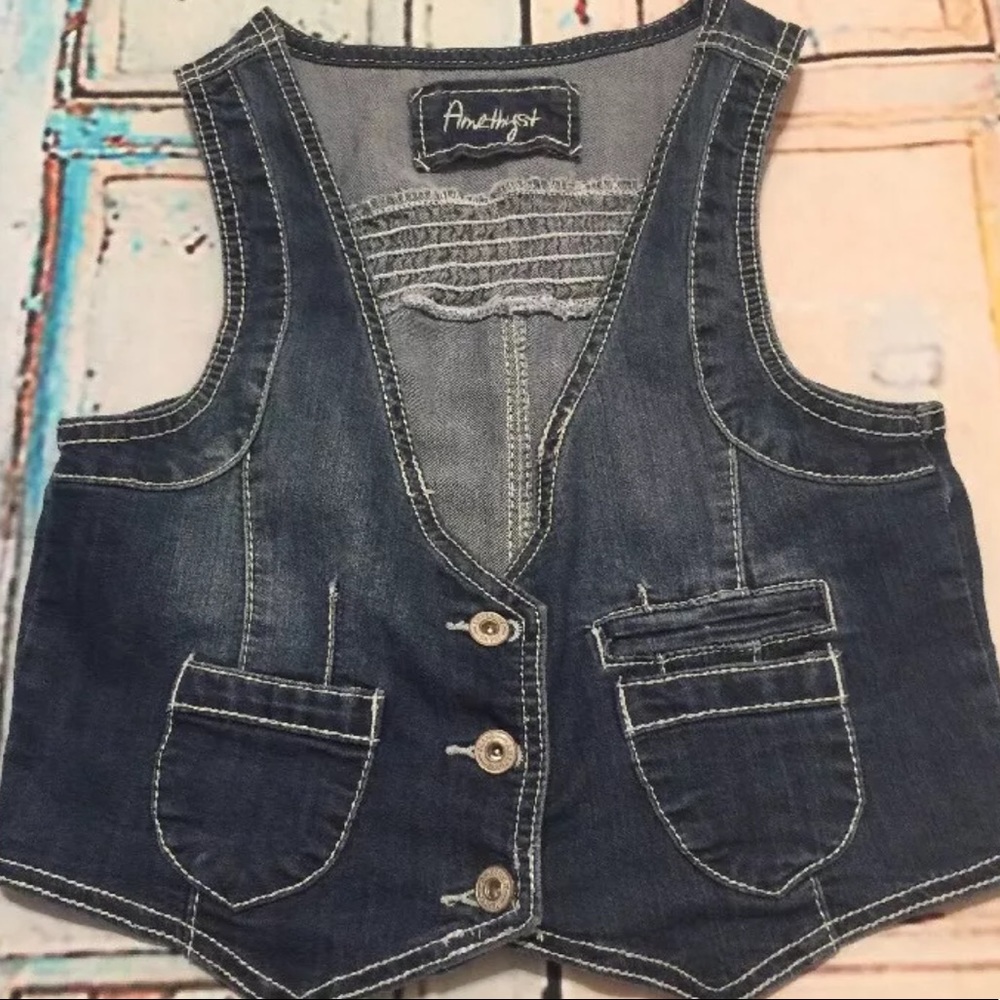 Amethyst women's distressed jean cropped vest Med