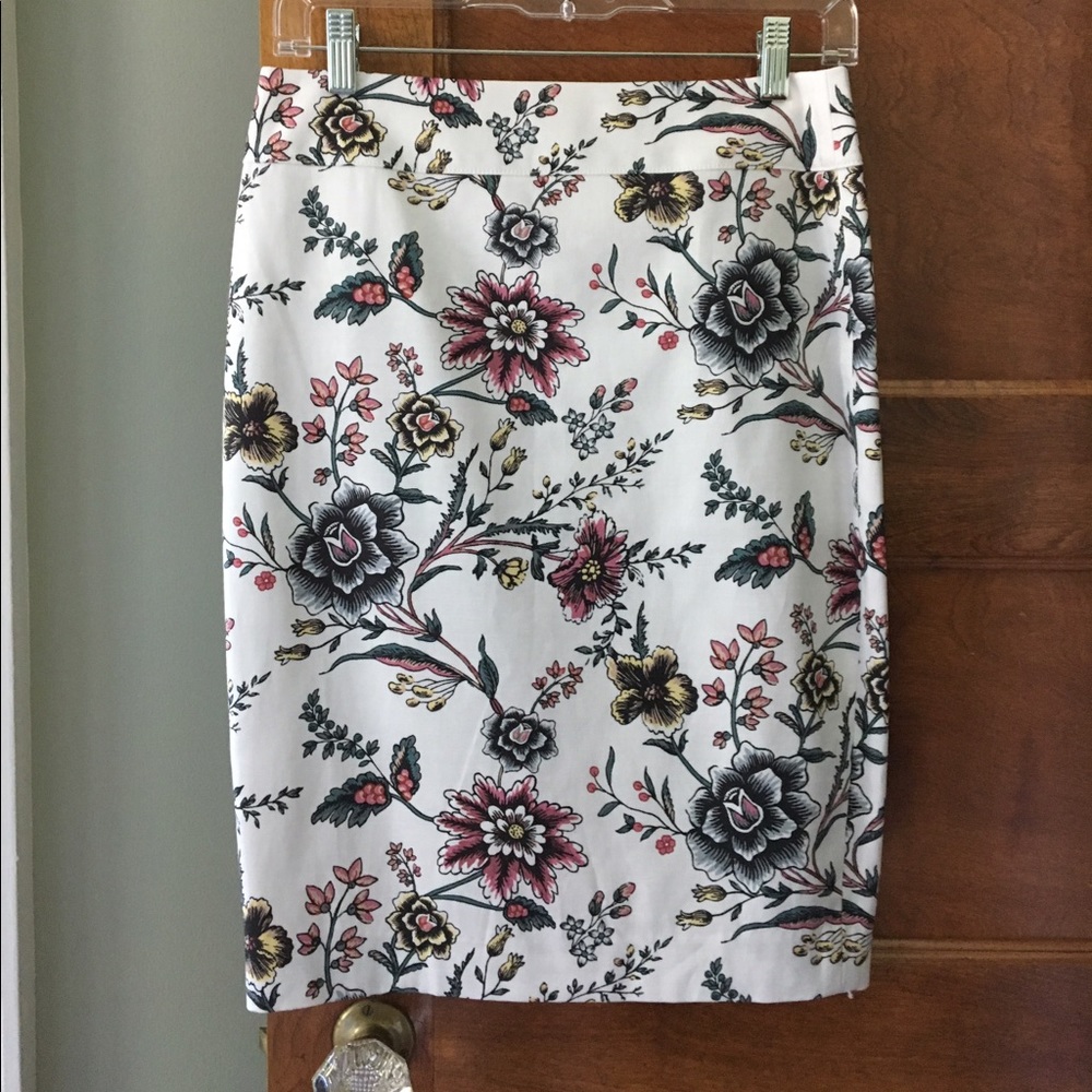 LOFT Floral Skirt NWT