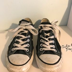 WORN IN BLACK CONVERSE