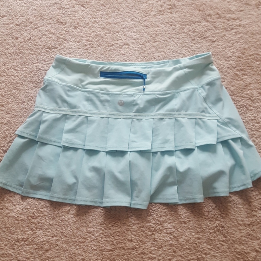 Lululemon skirt in tiffany blue