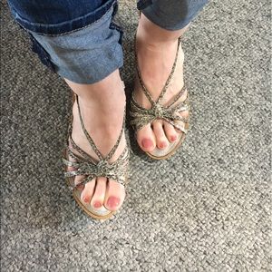 Jessica Simpson Wedges