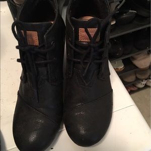 Toms shoes