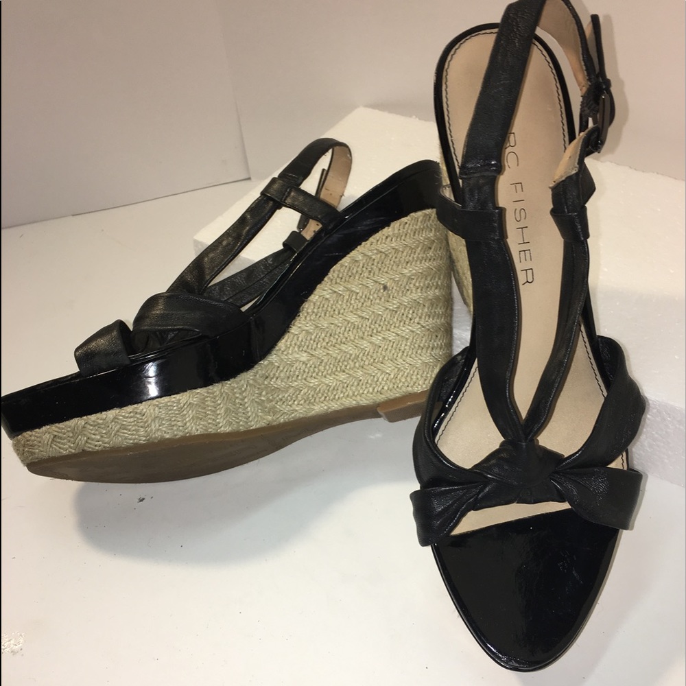 Strappy wedge with woven jute heel
