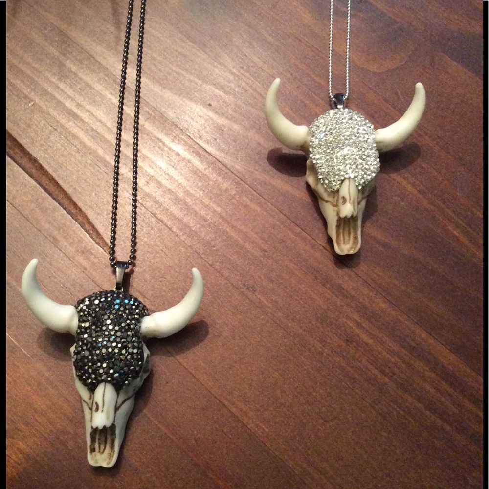 •pave stone cattle head pendant• - Picture 3 of 4