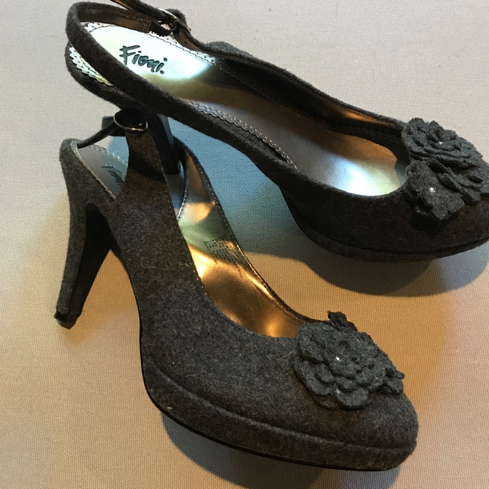 Fioni Gently Worn Flannel Floral Peep Toes