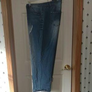 Ello's Plus size boyfriend jeans