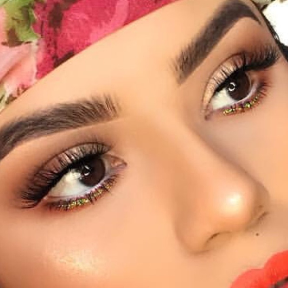 Elevenlashes on ig
