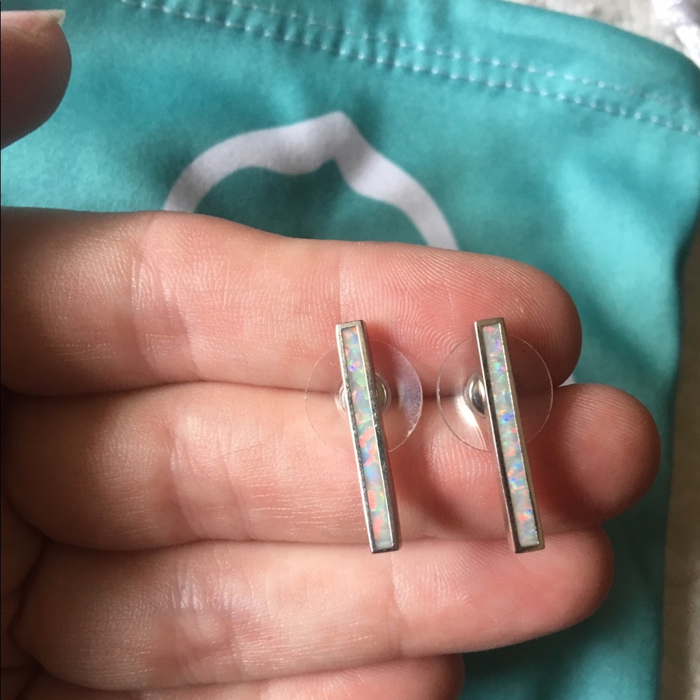 Kendra Scott White Opal/Silver Simone Earrings