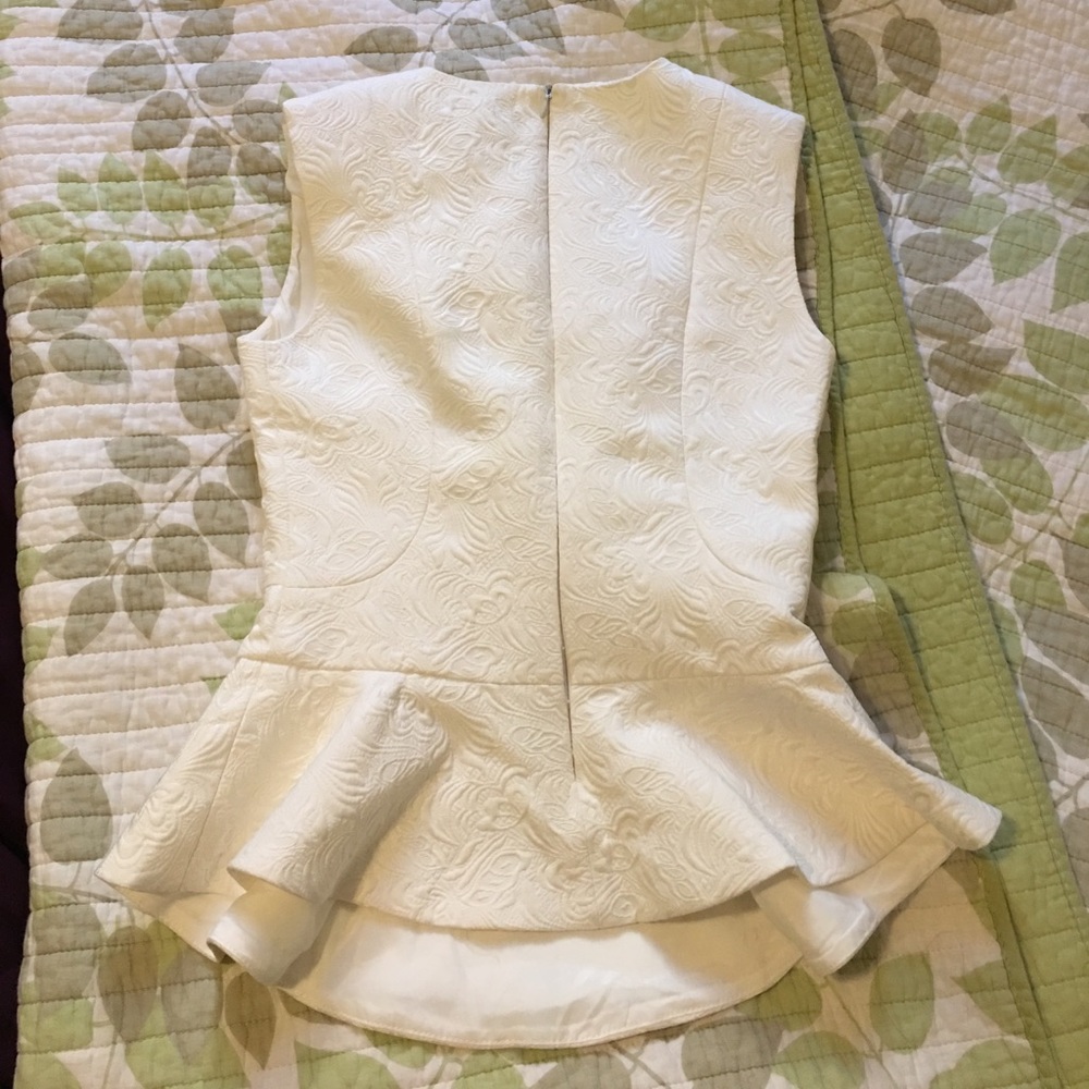 New Sz S ( 0-2) white jacquard peplum top - Picture 3 of 6