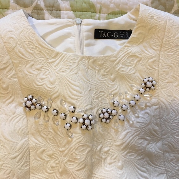 New Sz S ( 0-2) white jacquard peplum top - Picture 2 of 6