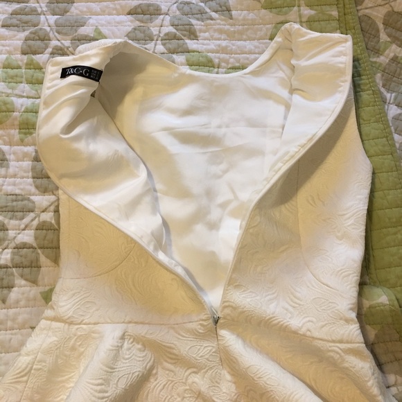 New Sz S ( 0-2) white jacquard peplum top - Picture 4 of 6