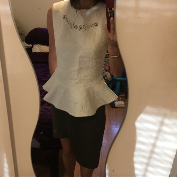 New Sz S ( 0-2) white jacquard peplum top - Picture 5 of 6