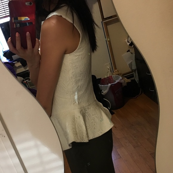New Sz S ( 0-2) white jacquard peplum top - Picture 6 of 6