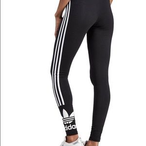 ✨Adidas Leggings✨