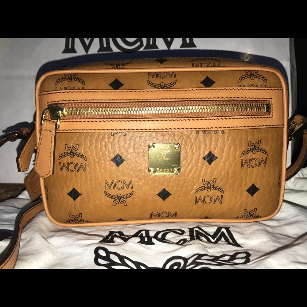 MCM Heritage Crossbod - Picture 2 of 7