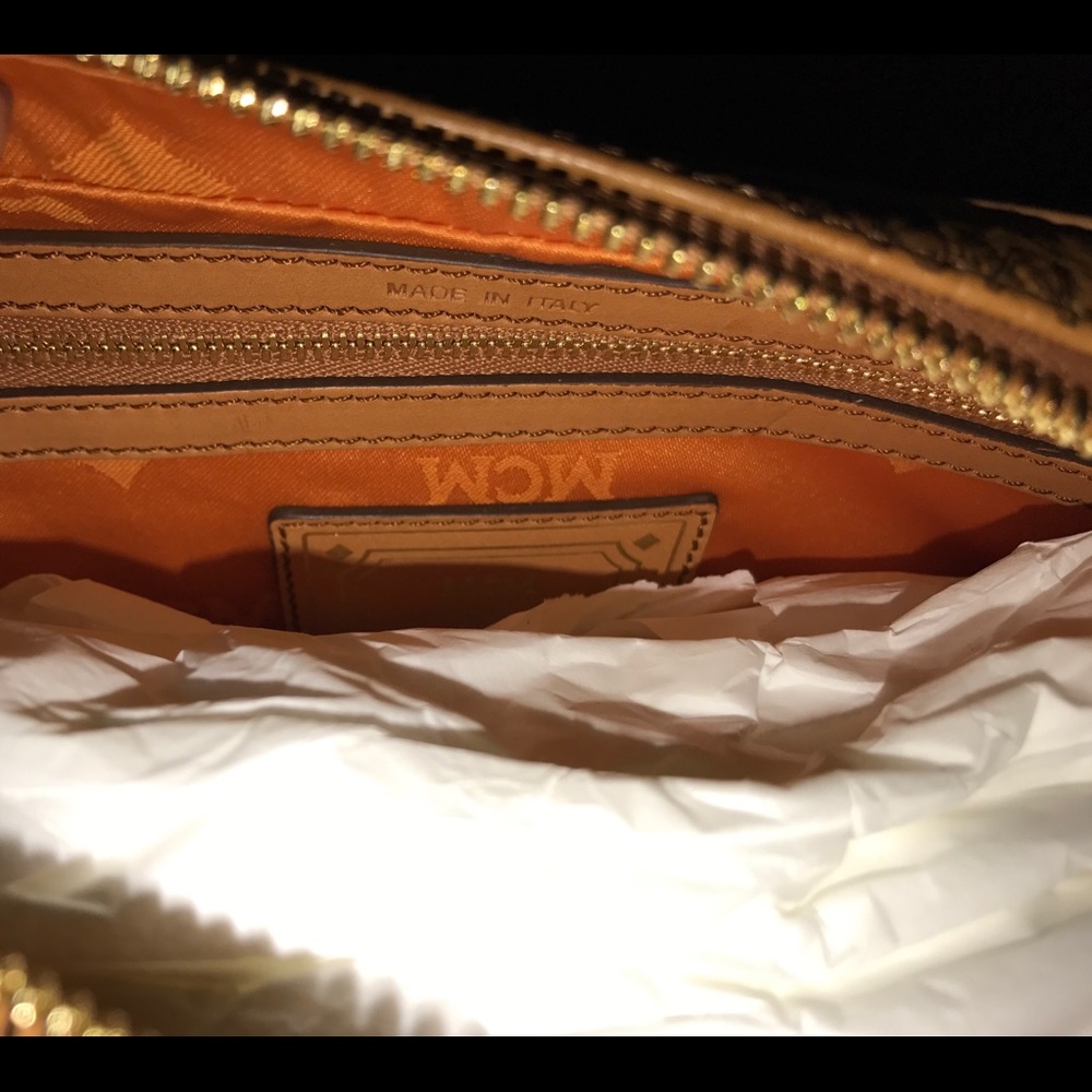 MCM Heritage Crossbod - Picture 5 of 7