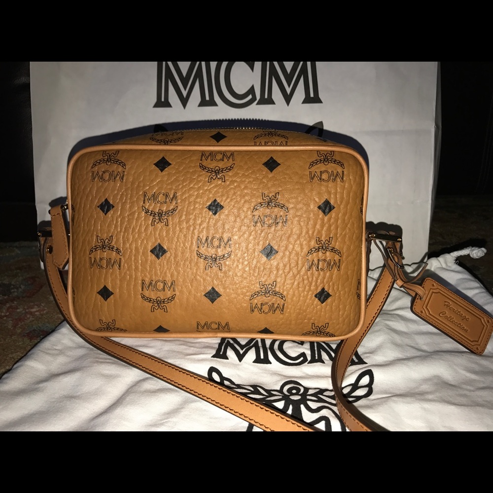 MCM Heritage Crossbod - Picture 3 of 7