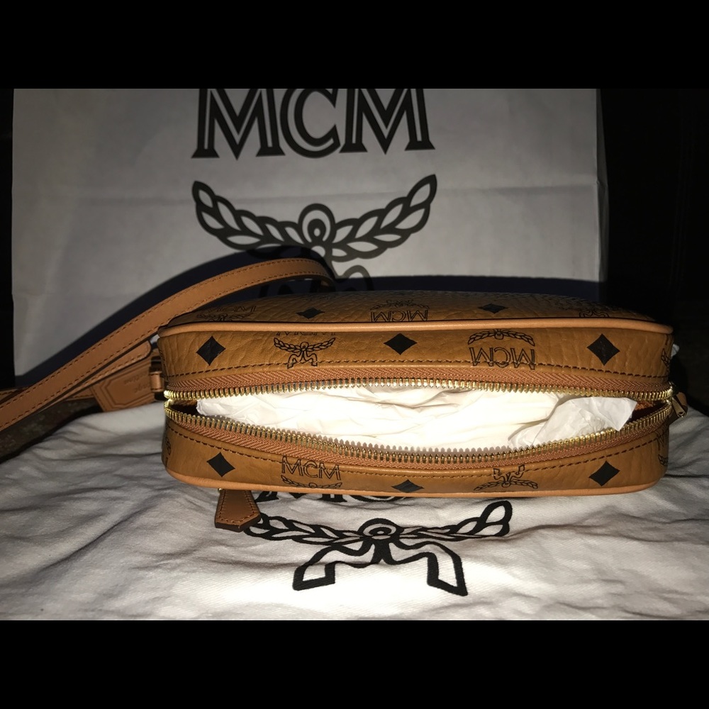 MCM Heritage Crossbod - Picture 6 of 7