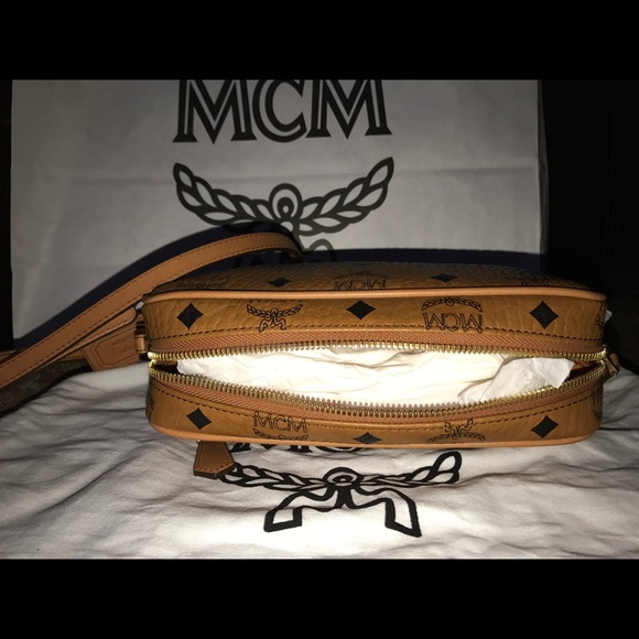 MCM Heritage Crossbod - Picture 6 of 7