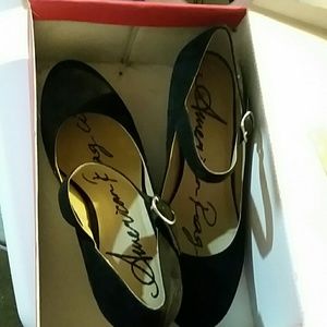 American rag cute wedges