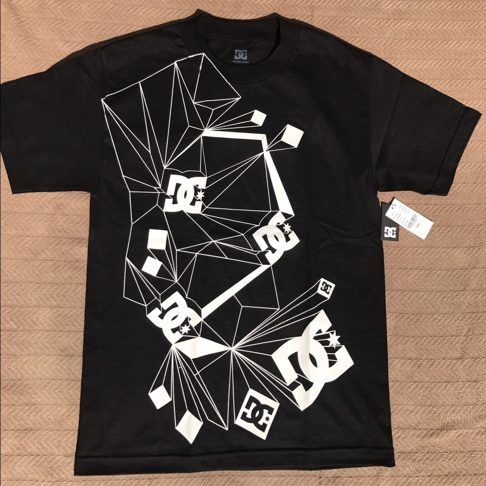 🆕 NWT 🌊 D.C. Men's Skate Brand T-Shirt - Picture 1 of 1