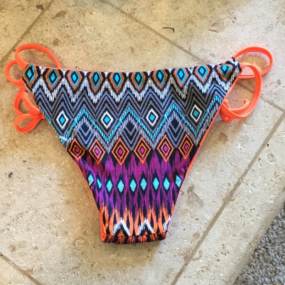 Khong Boon Bikini Bottom - Picture 5 of 7