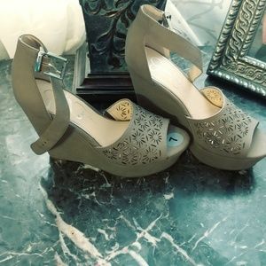 Jessica Simpson. New wedges