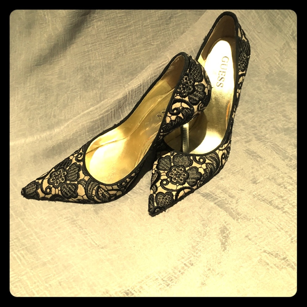 Guess black and beige heels