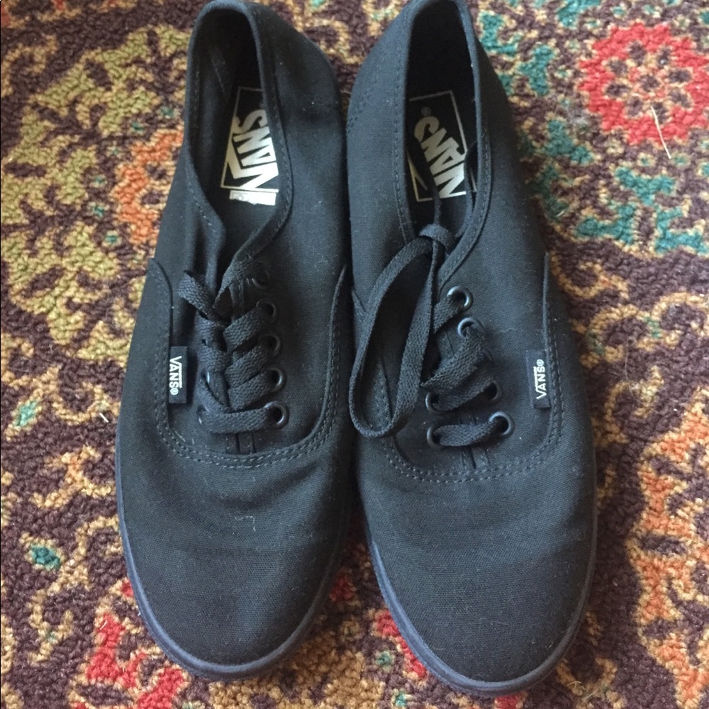All black Vans
