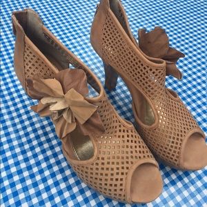 Summer heel sandals from Sofft