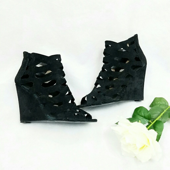 BCBGeneration Shoes - BCBGENERATION BLACK WEDGE SUEDE SANDAL SIZE 9