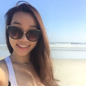 Meet your Posher, Laurence