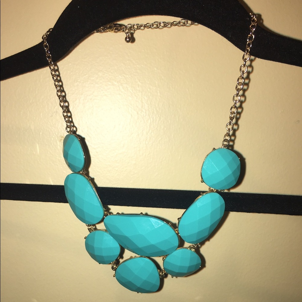 Statement necklace