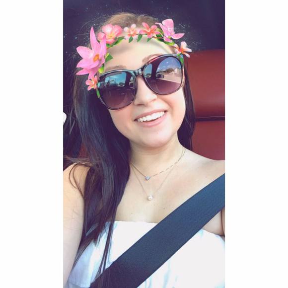 Meet your Posher, Trisha - Picture 1 of 1