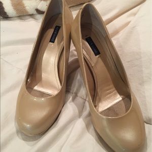 Women's Alex Marie Heels. Size 6.5