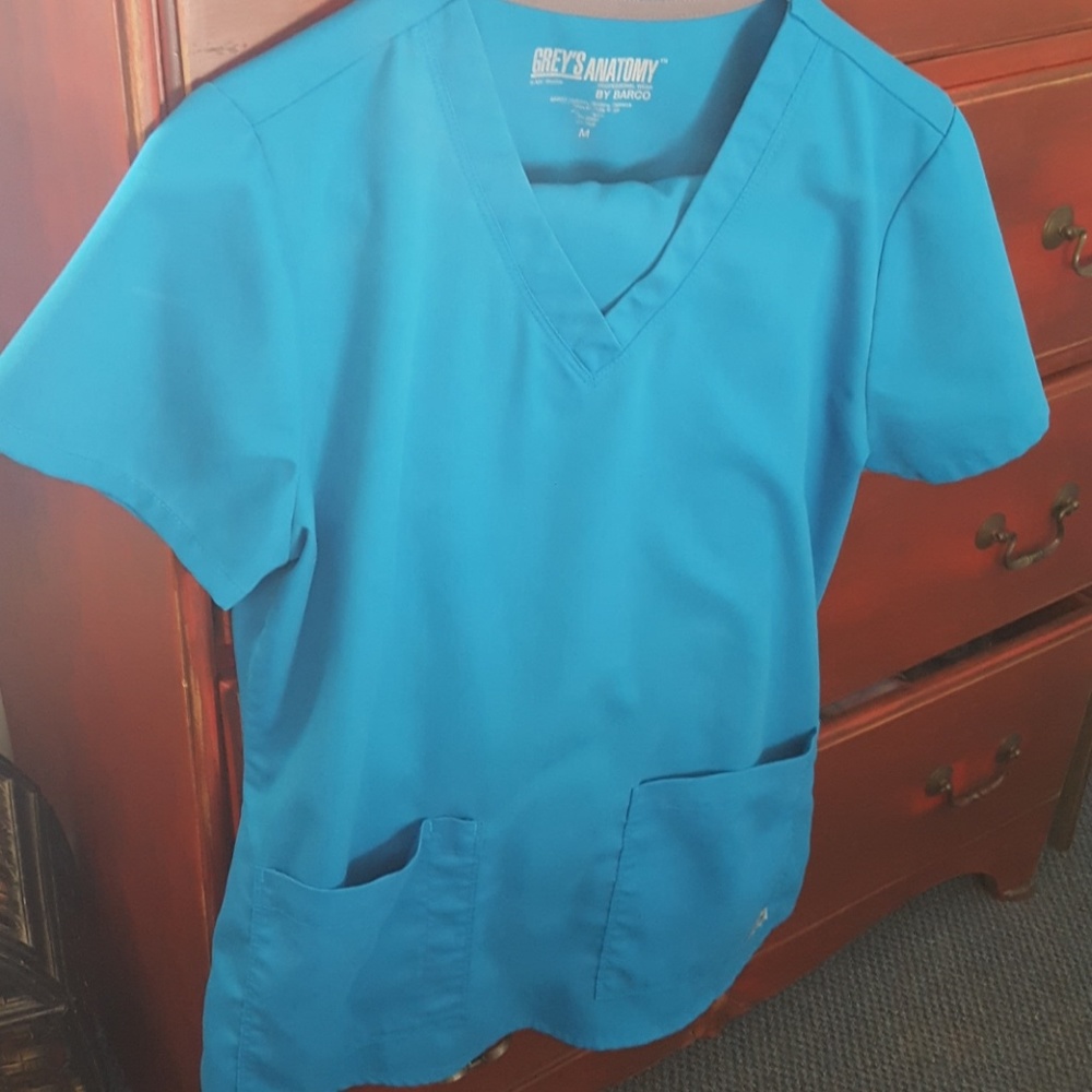 Greys anatomy scrub set.