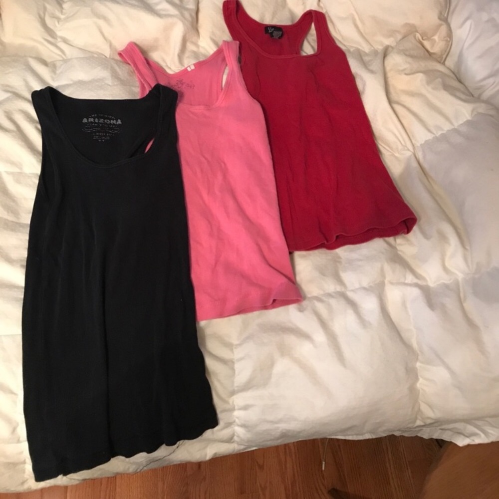 Bundle of 3 tank tops