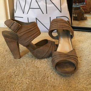 Taupe Sued Sandal Pumps