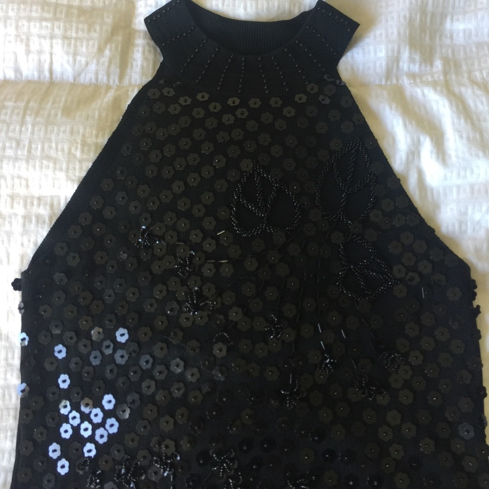 Beautiful top - Picture 2 of 2