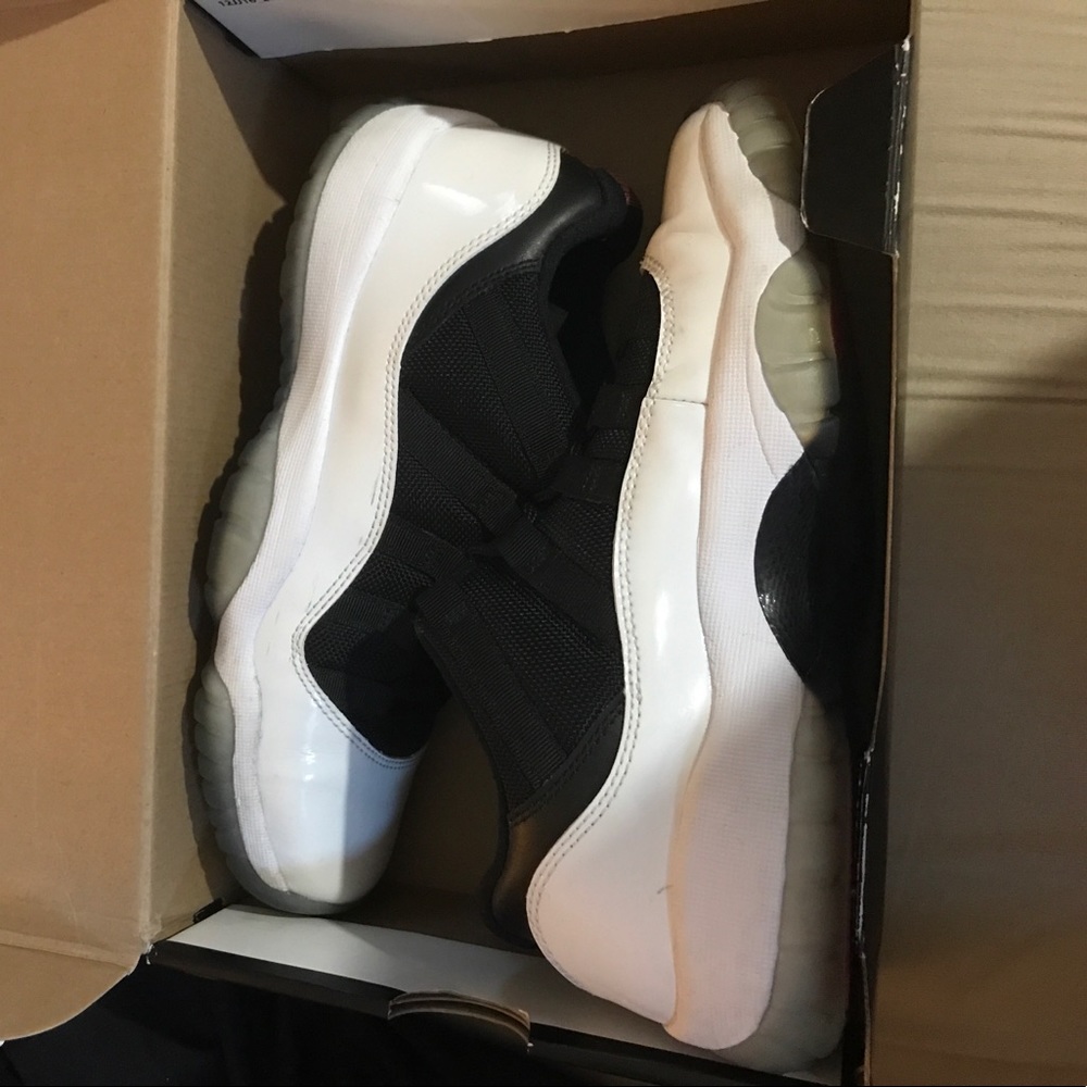 Air Jordan 11 Retro Low