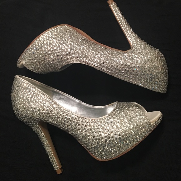 Charlie Co. London clear Rhinestone Heels - Picture 4 of 6
